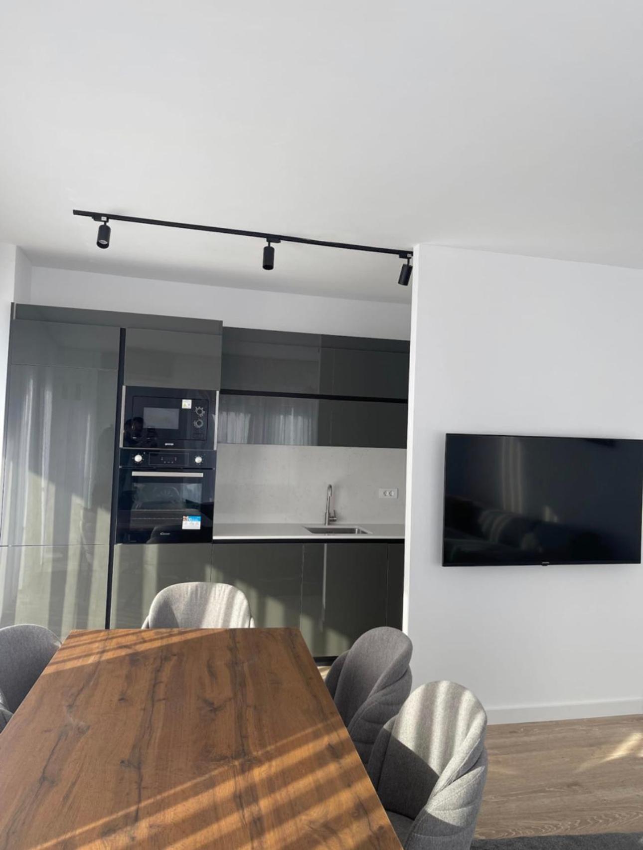 Airstay Пристина Екстериор снимка